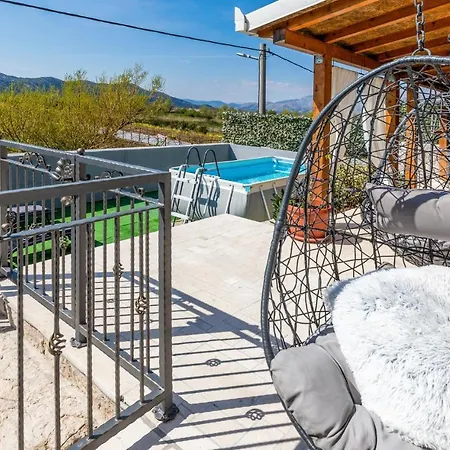 In With Outdoor Swimming Pool Holiday home *