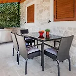 1 Bedroom Amazing In Σπίτι διακοπών *